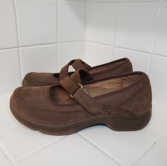 dansko mary jane clogs